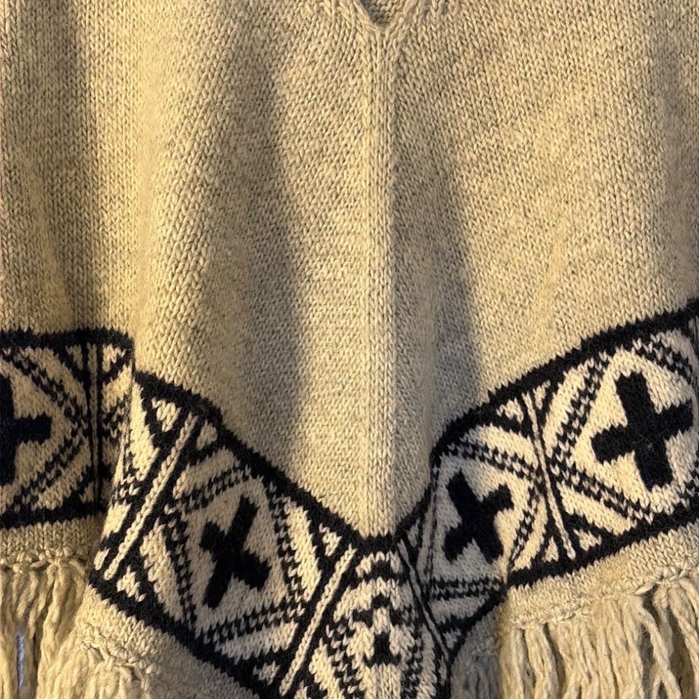 Ralph Lauren poncho - Picture 4 of 4